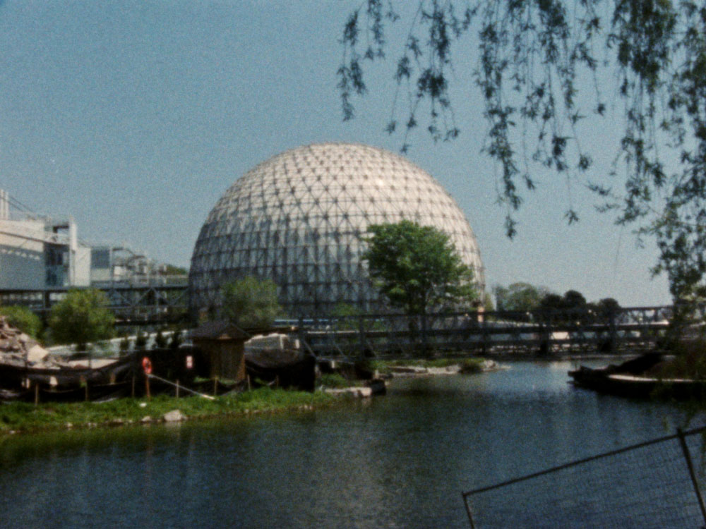 Filmstill from MAXI